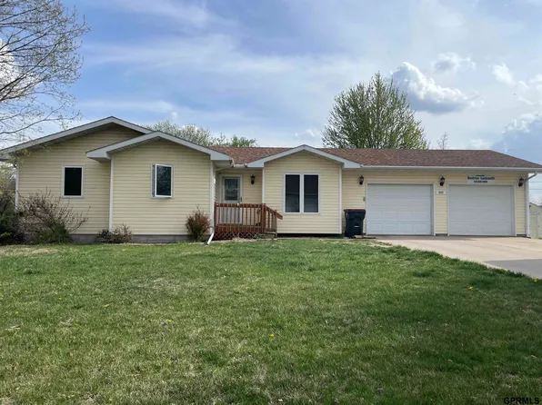 303 W Park St, Beatrice, NE 68310