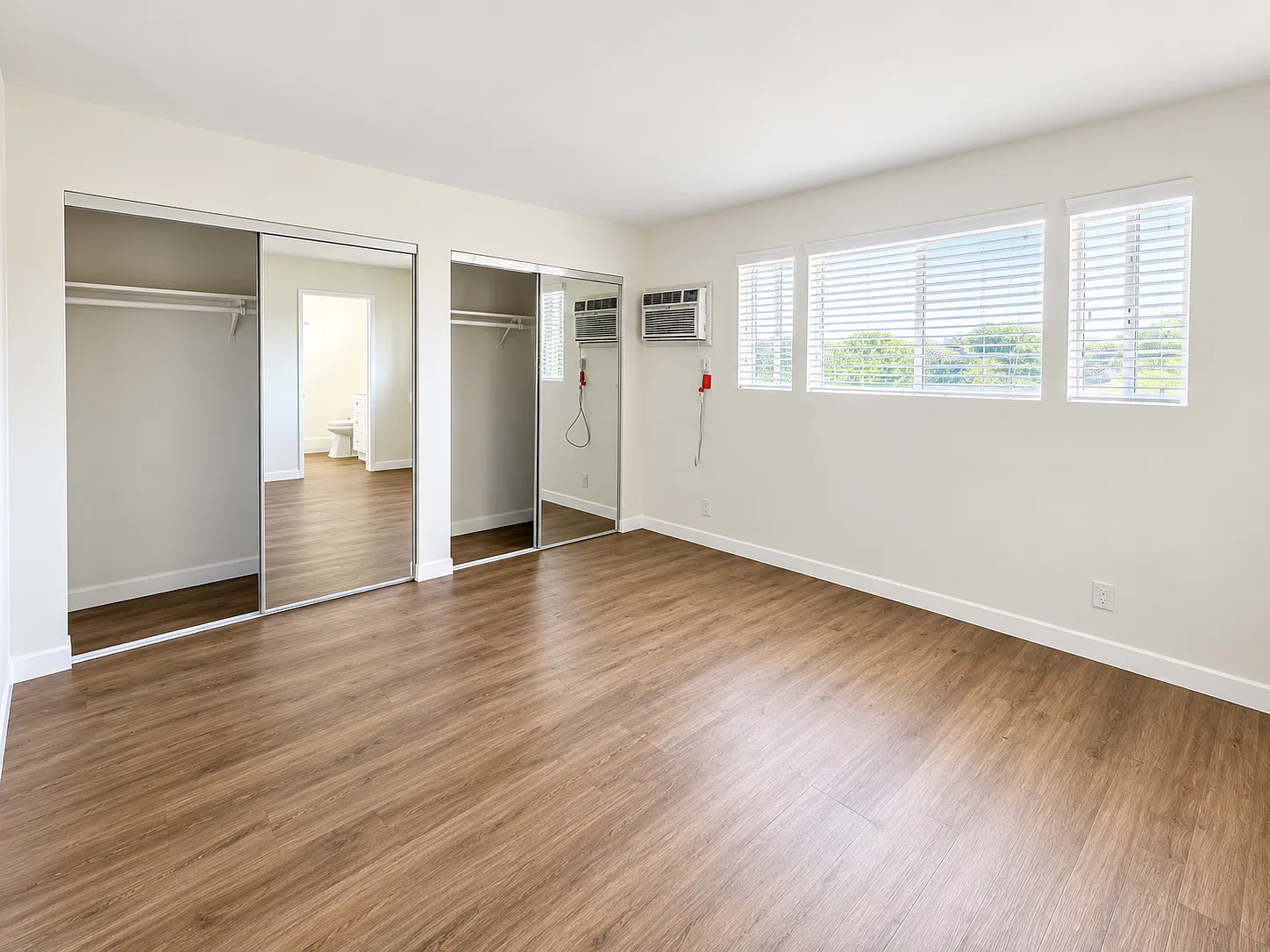 2 bed, 640 sqft, $3,595 — Photo 4