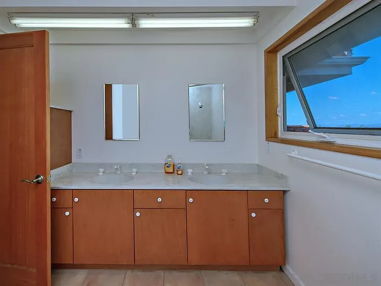 31598 Afton Farms Ln — Photo 17
