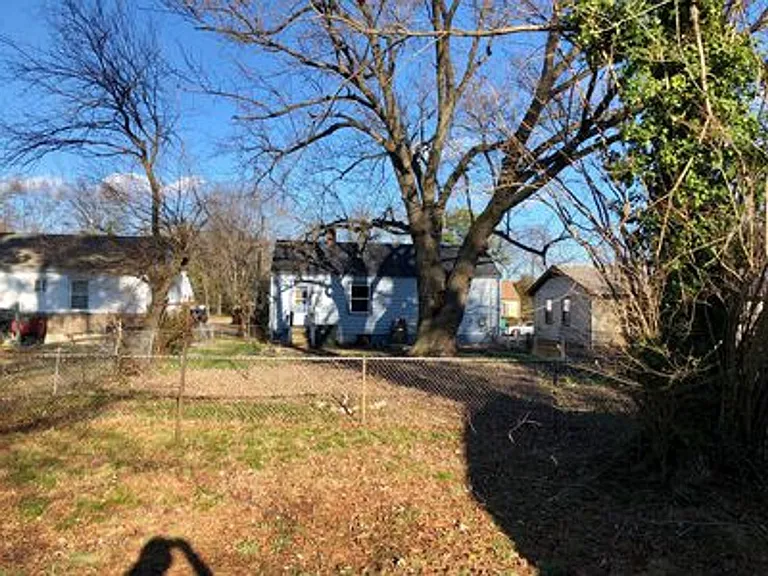 1509 Milton St — Photo 8