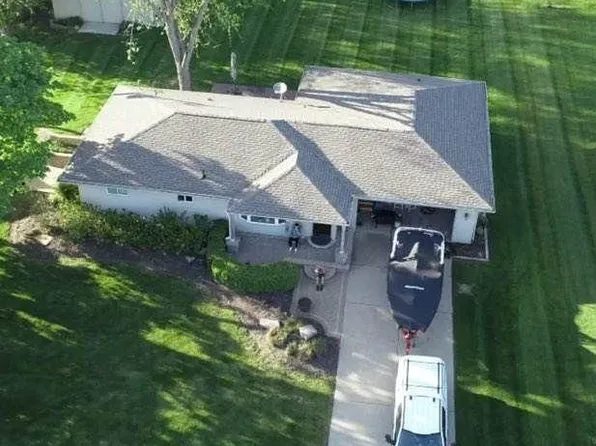 555 E Ridge Dr, Ortonville, MI 48462