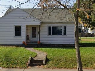 805 S Blackhoof St, Wapakoneta, OH 45895