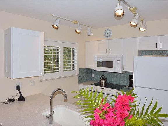 3rd image of 1423 Beach Cottages