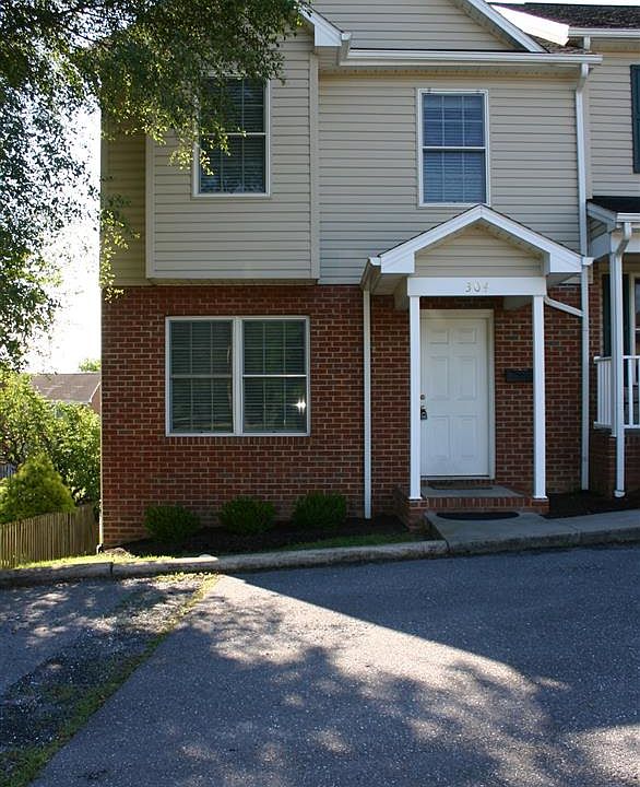 1st image of 304 S Dogwood Dr