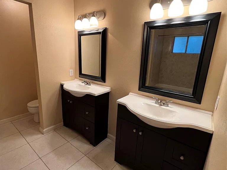 8507 Grove Park Dr — Photo 16
