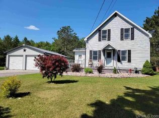 877 N River Rd, Manistique, MI 49854