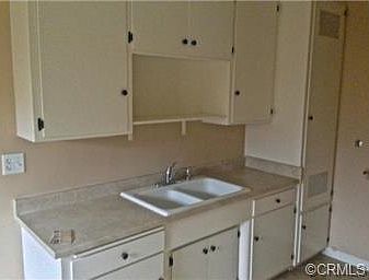4th image of 228 W Carroll Ave