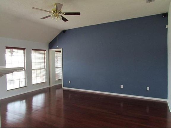 5th image of 1501 Lakeshore Dr