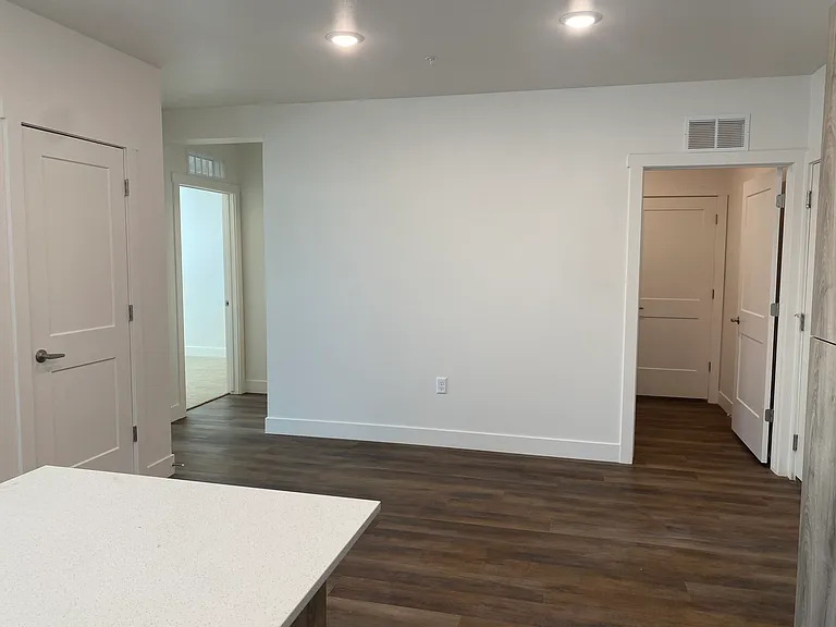 2025 E Carlson St #G108 — Photo 10