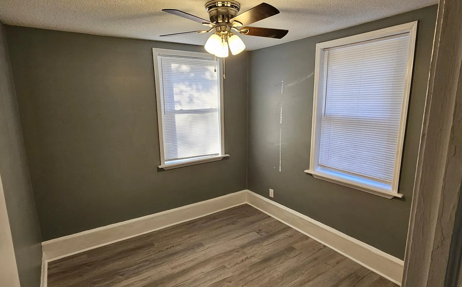 2 bed, $995 — Photo 4