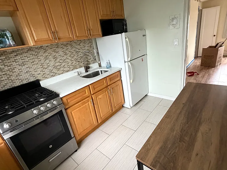 98B Hastings Ave — Photo 4