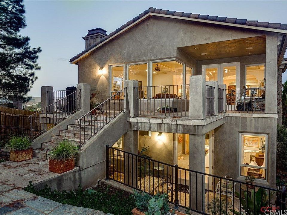 1st image of 371 Cerrito Pl