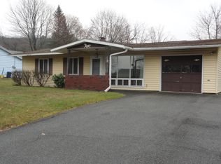 37 Norwich Dr, Dalton, MA 01226