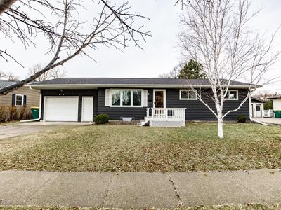 820 3rd St E, West Fargo, ND, 58078