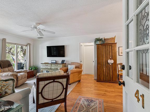 3rd image of 800 Mallery St APT 41