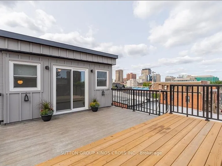 179 John St S #UPPER — Photo 20