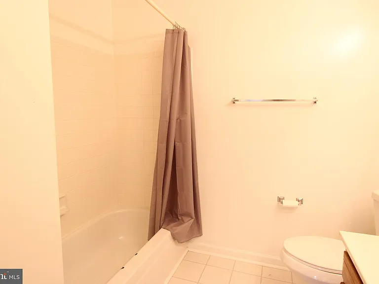 7509 Ashby Ln #N — Photo 22