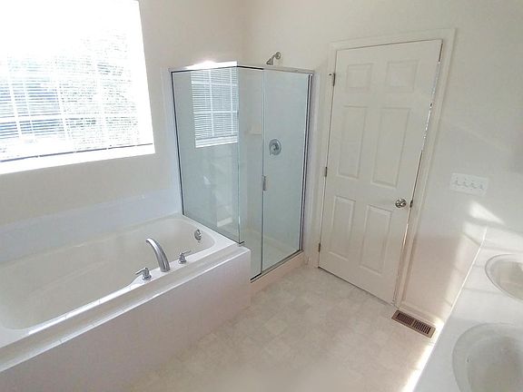 5th image of 22278 Scott Cir