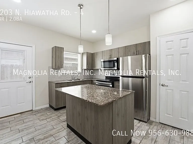 5203 N Hiawatha Dr #4 — Photo 4