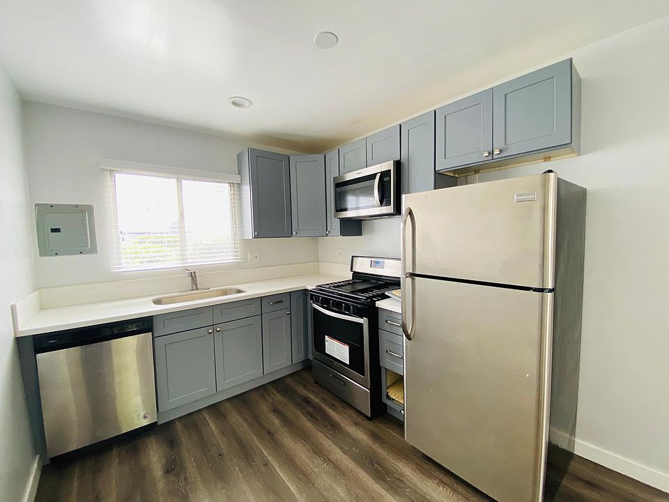 1st image of 2741 Abbot Kinney Blvd APT 14