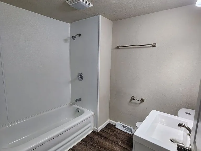 410 N Grant St — Photo 5