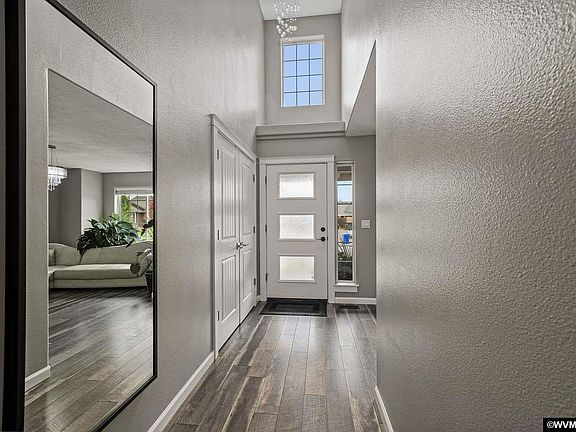 5th image of 4987 Periwinkle Dr SE
