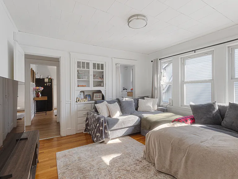 6 Endicott Ave — Photo 7