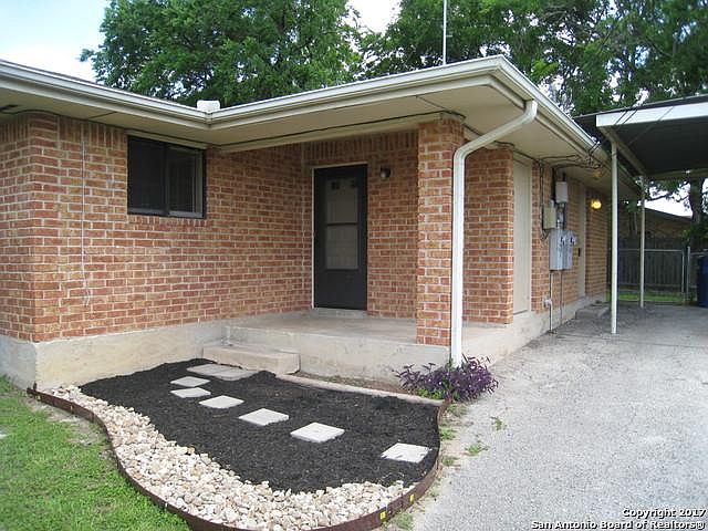 1st image of 703 Woodcrest Cir