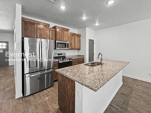 3rd image of 737 Freedom Cir