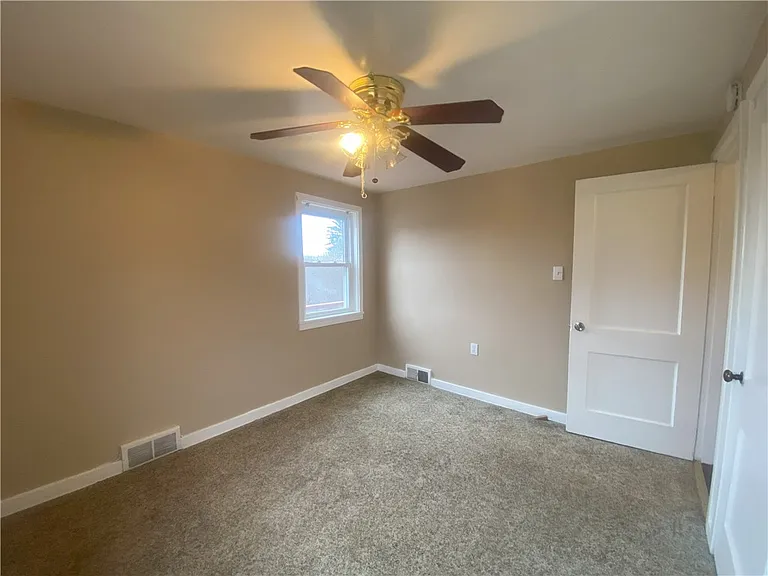 1025 Logan Rd — Photo 23