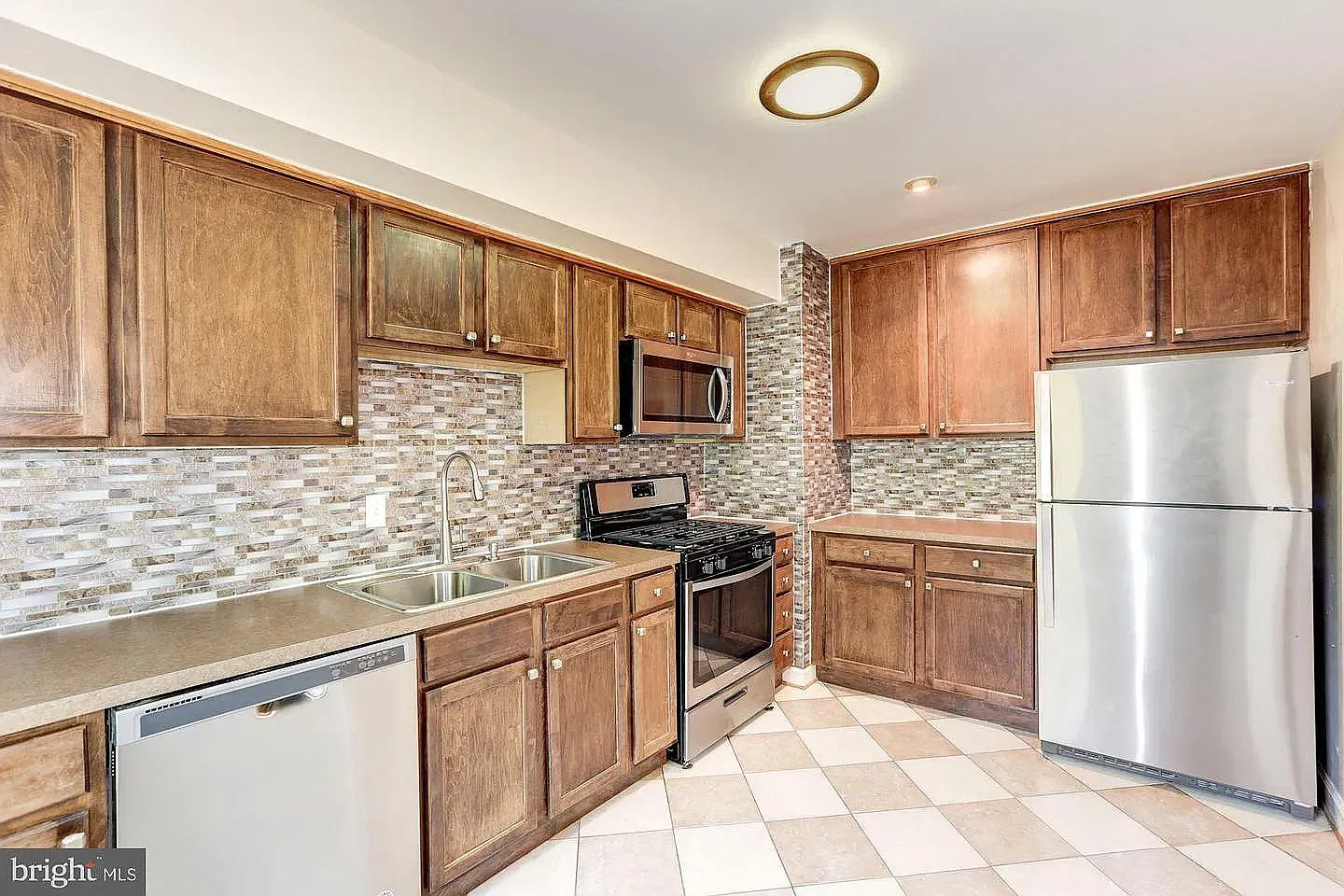 3 bed, 1417 sqft, $2,800 — Photo 1