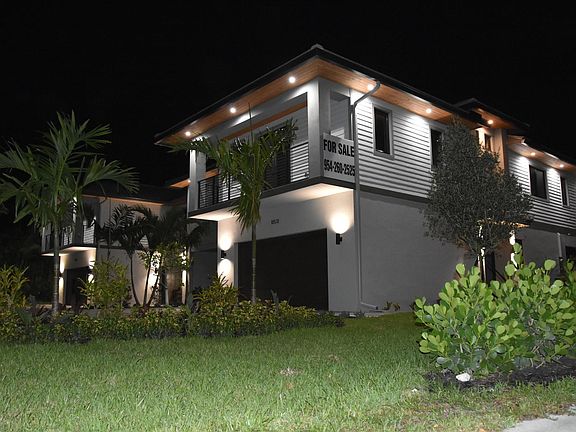 5th image of 10537 NW 28th Ct