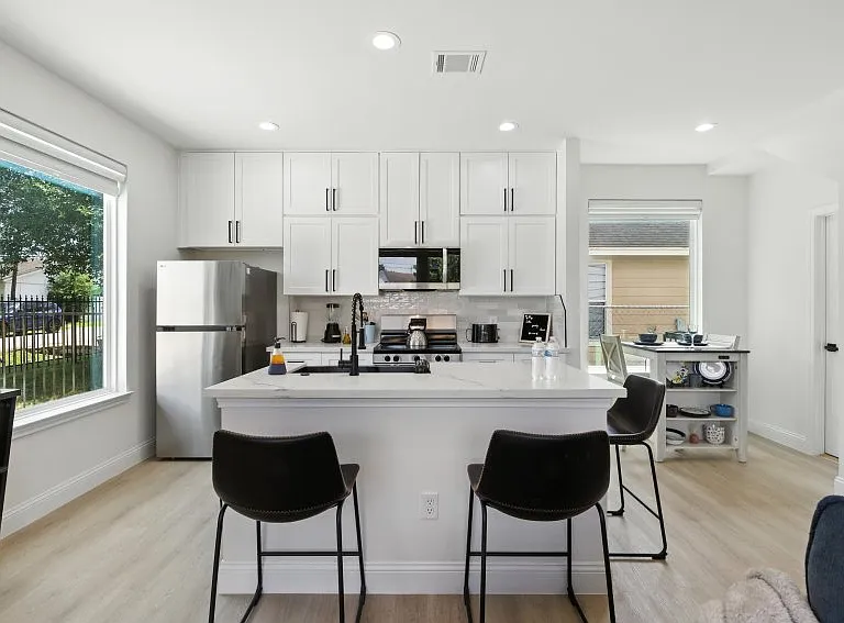 3902 McKinley St #1-A — Photo 4