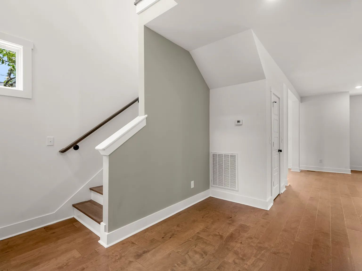 3 bed, 2.5 bath, 2157 sqft, $3,250 — Photo 4