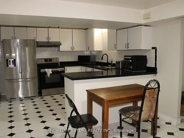 122 Littles Rd #BASEMENT — Photo 2