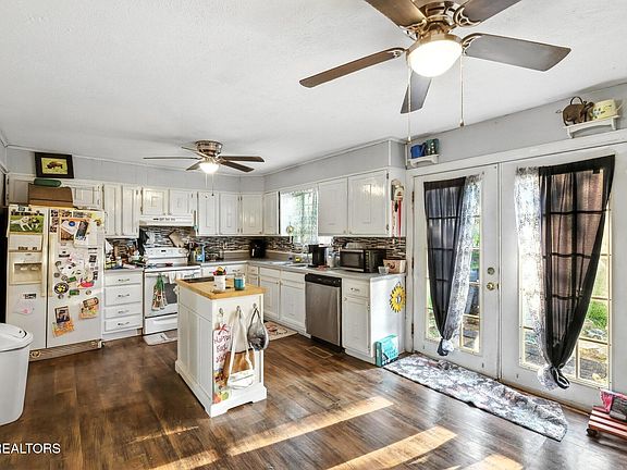 4th image of 180 Webb Rd