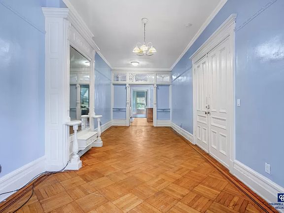 5th image of 544 Putnam Ave