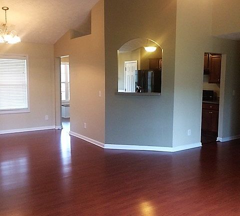 5th image of 251 Cedar Creek Dr