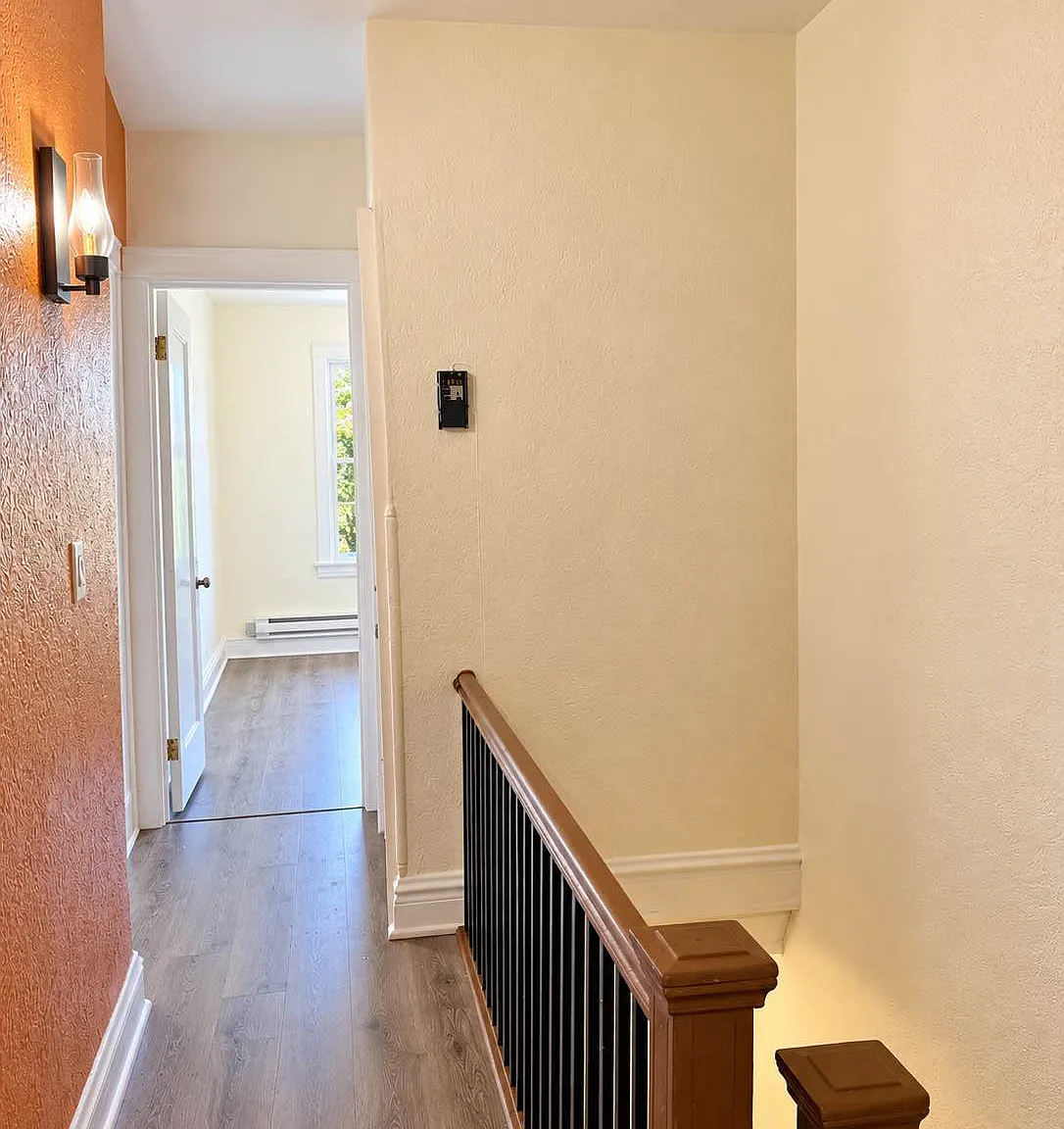 1212 Avenue J — Photo 3