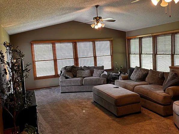 2817 E Birch Ave, Parkerfield, KS 67005