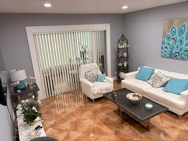 5103 NW 35th St #401 — Photo 30