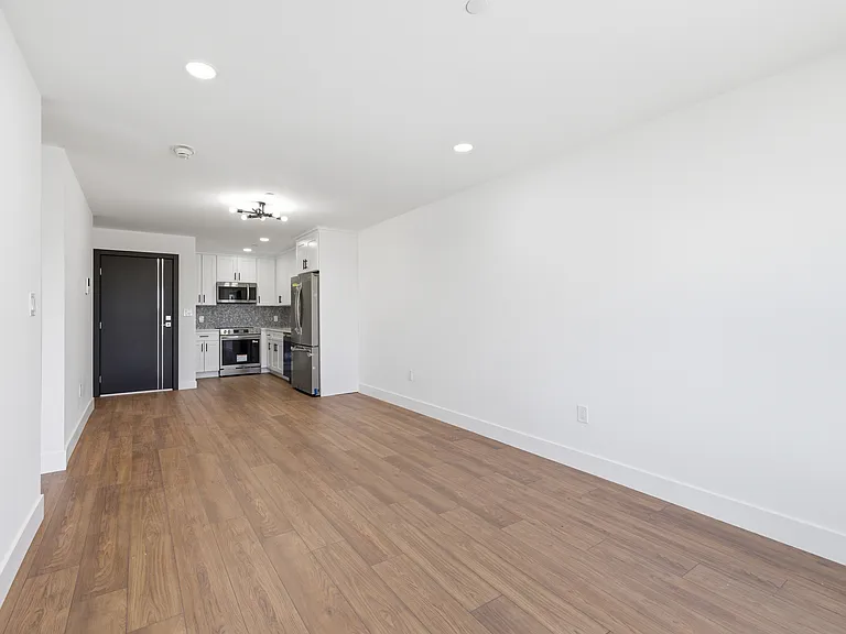 74 Broadway St #1B — Photo 4