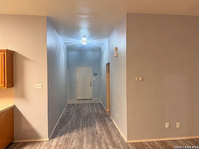 3 bed, 2.0 bath, 1645 sqft, $1,800 — Photo 2