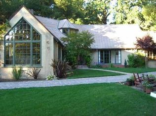 208 Camino Sobrante, Orinda, CA 94563