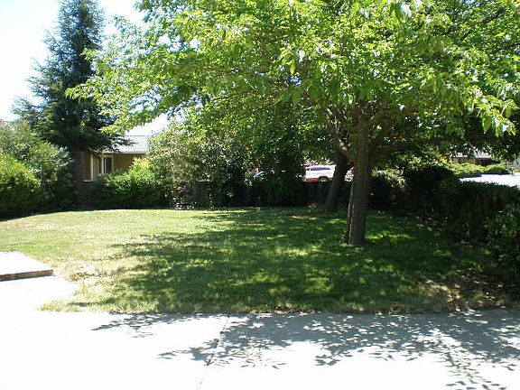 3rd image of 860 Encino Dr