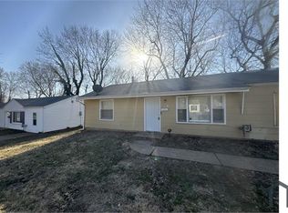 9757 Lorna Ln, Saint Louis, MO 63136