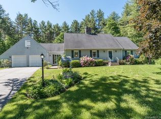 535 River Rd, Putnam, CT 06260