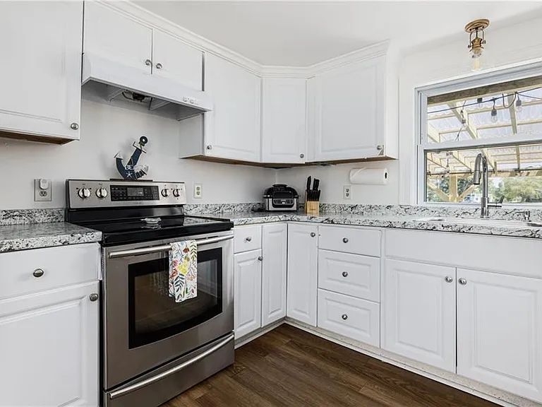 340 Old Mill Ln — Photo 6