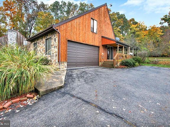 2nd image of 2850 Cape Horn Rd