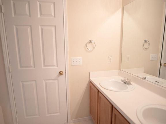 4th image of 21107 Somerset Park Ln